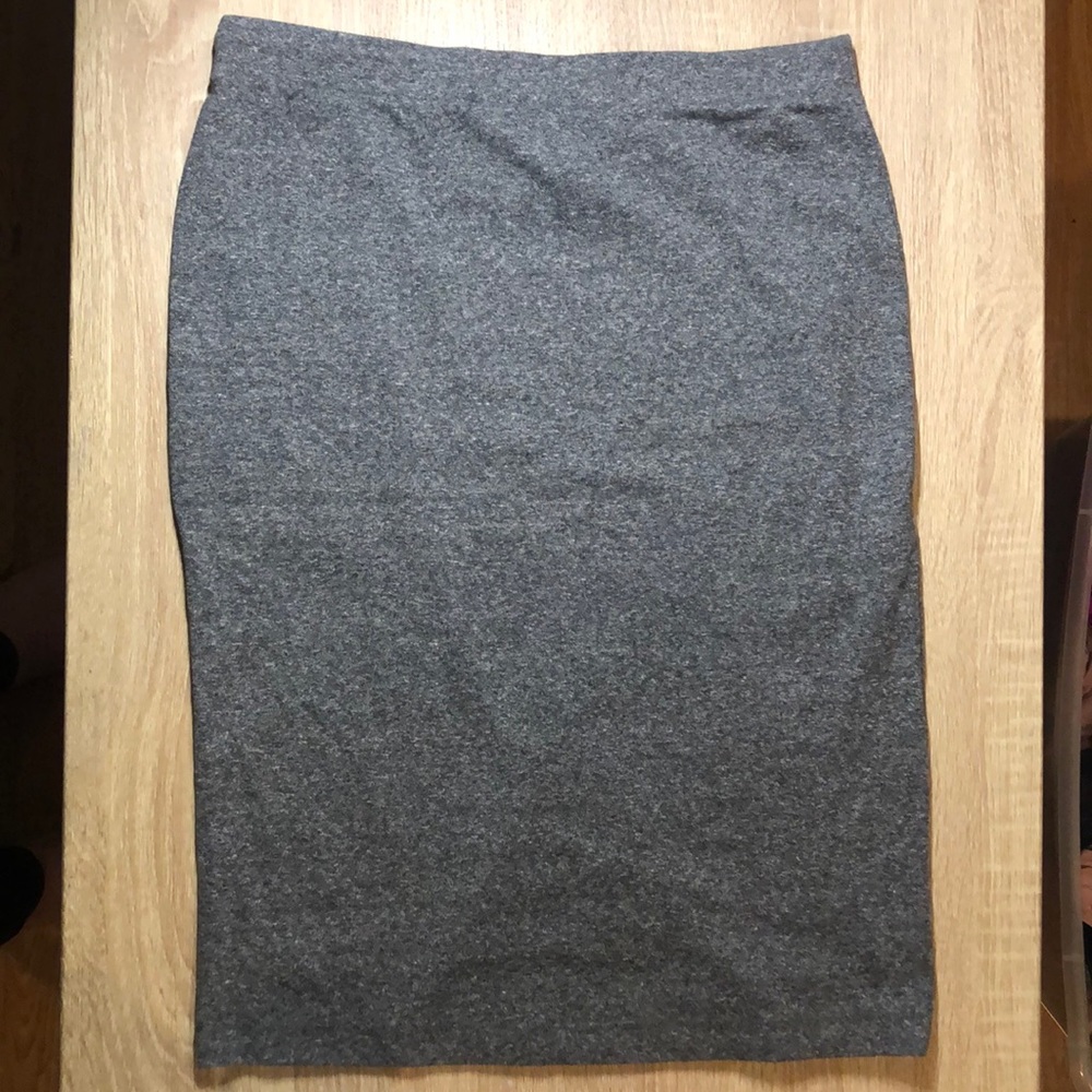 Grey pencil skirt